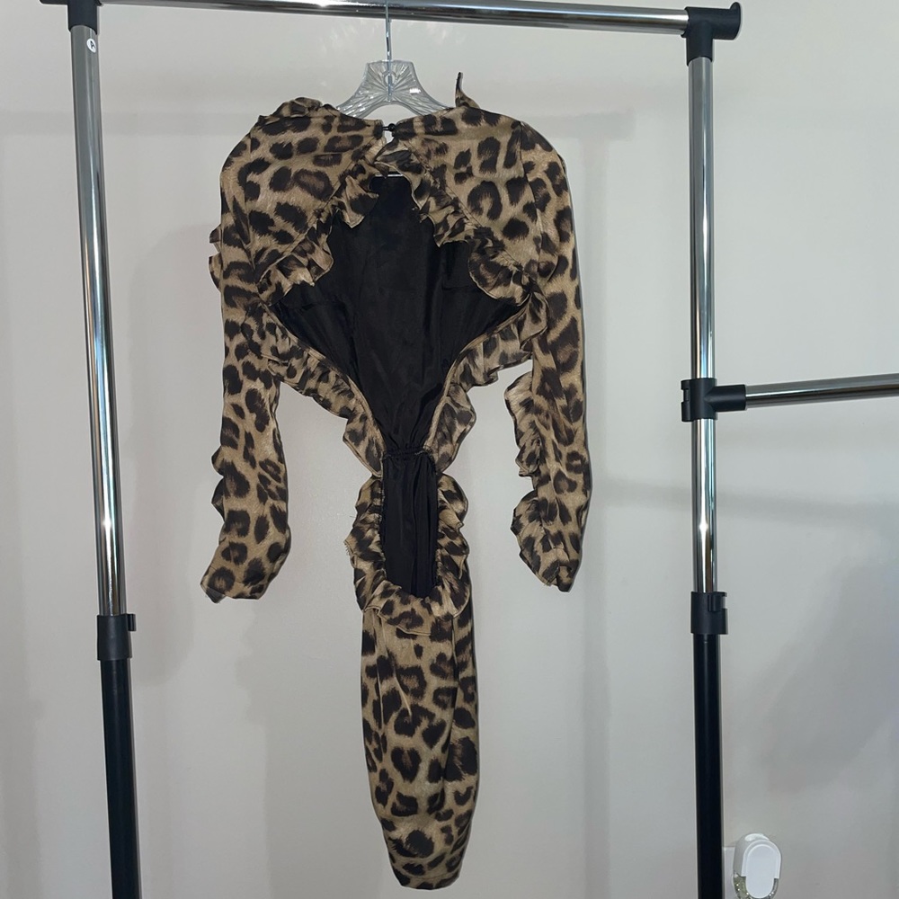 PrettyLittleThing Ruffle Cheetah Mini Dress - Picture 2 of 2